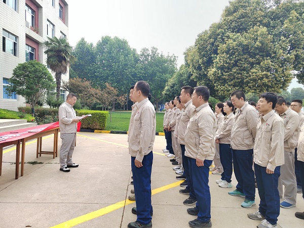 6月3日，計控電儀部部長王文波組織部門員工進行安全生產(chǎn)月宣貫活動.jpg