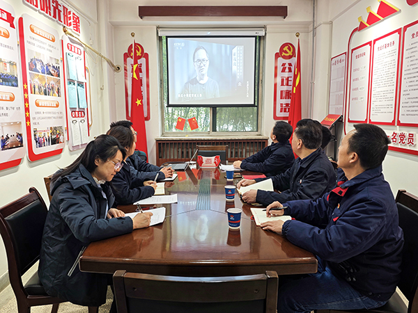 法律審計部黨支部在黨員活動室開展主題黨日活動.jpg